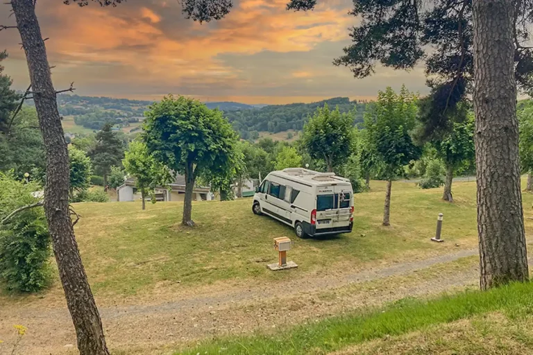 emplacement van avec elec